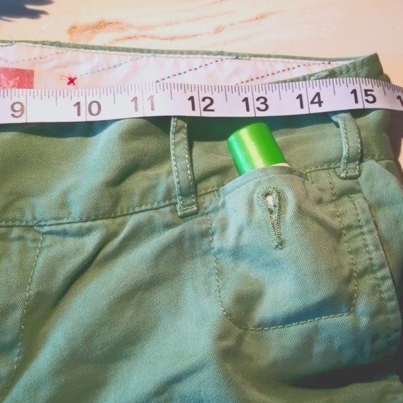 Old Navy Green Burmuda shorts - Picture 2 of 8
